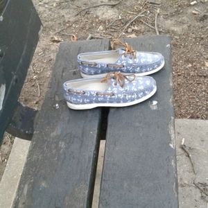 Sperry Top Sider slip on canvas shoes